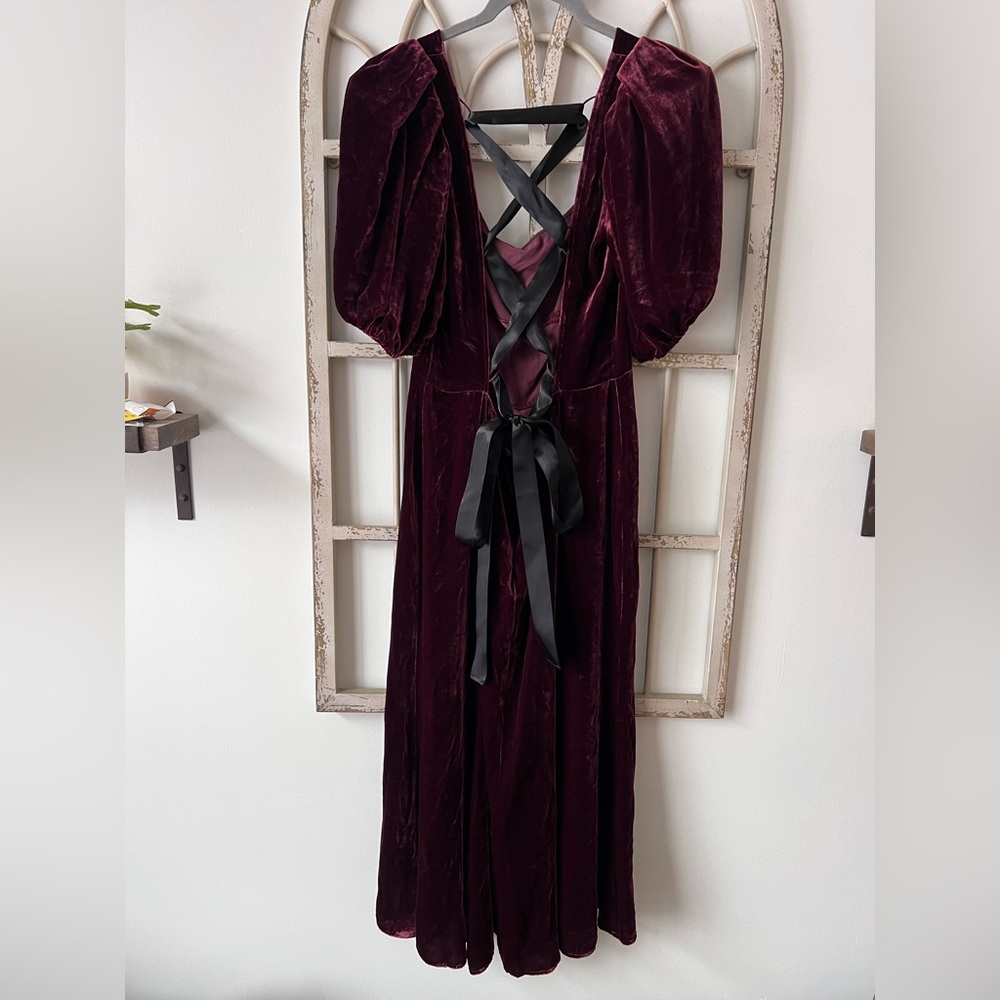 NWT Reformation Jocelyn Velvet Dress Size 10‎ Burgundy Red Midi - Picture 8 of 10